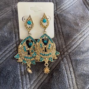 Earrings traditional